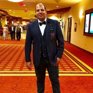 Meet your Posher, Ehab